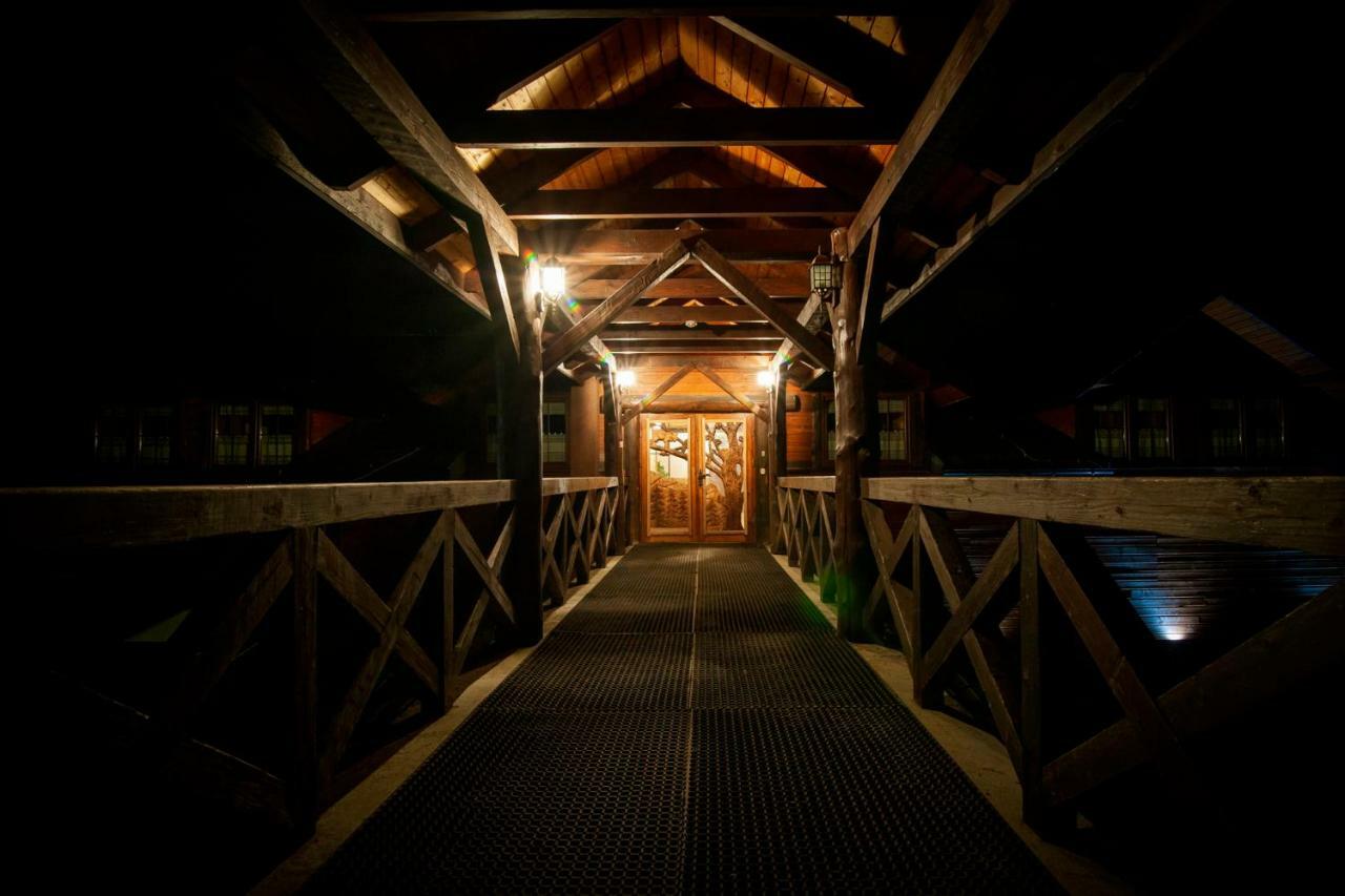 Bieszczadzkie Wrota Lasu Hotel Steznica  Exterior foto